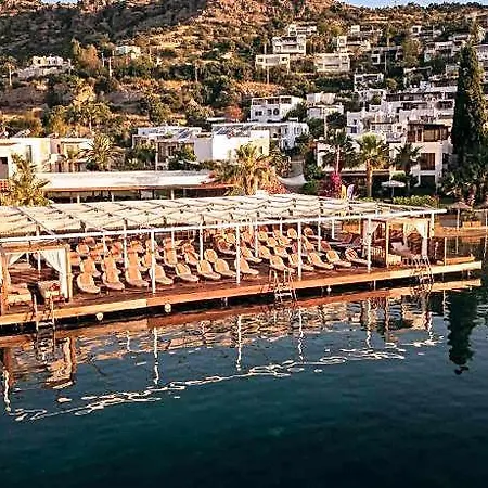 Mavi Turkbuku Ξενοδοχείο 3*