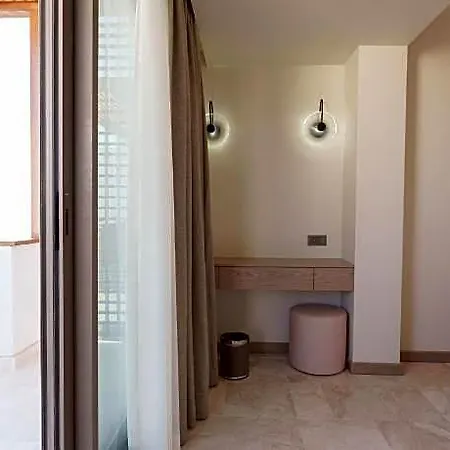 Mavi Turkbuku Ξενοδοχείο 3*