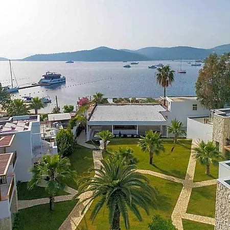 Mavi Turkbuku Ξενοδοχείο 3*